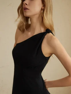 Asymmetric Shoulder Knotted Midi Dress