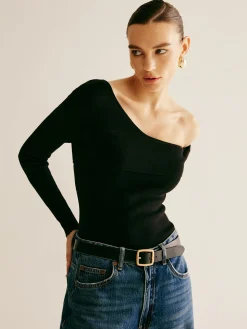 Asymmetrical Cold Shoulder Knitting Top