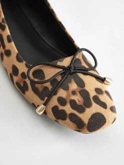 Bow-Decor Leopard Printed Ballet Flats