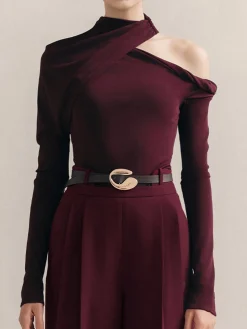 Cold-Shoulder Twist Slim T-Shirt
