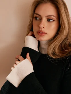 Color Block Turtleneck Knit Top