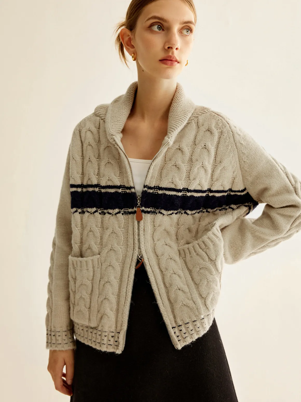 Color Block Twist Zipper Knit Outerwear