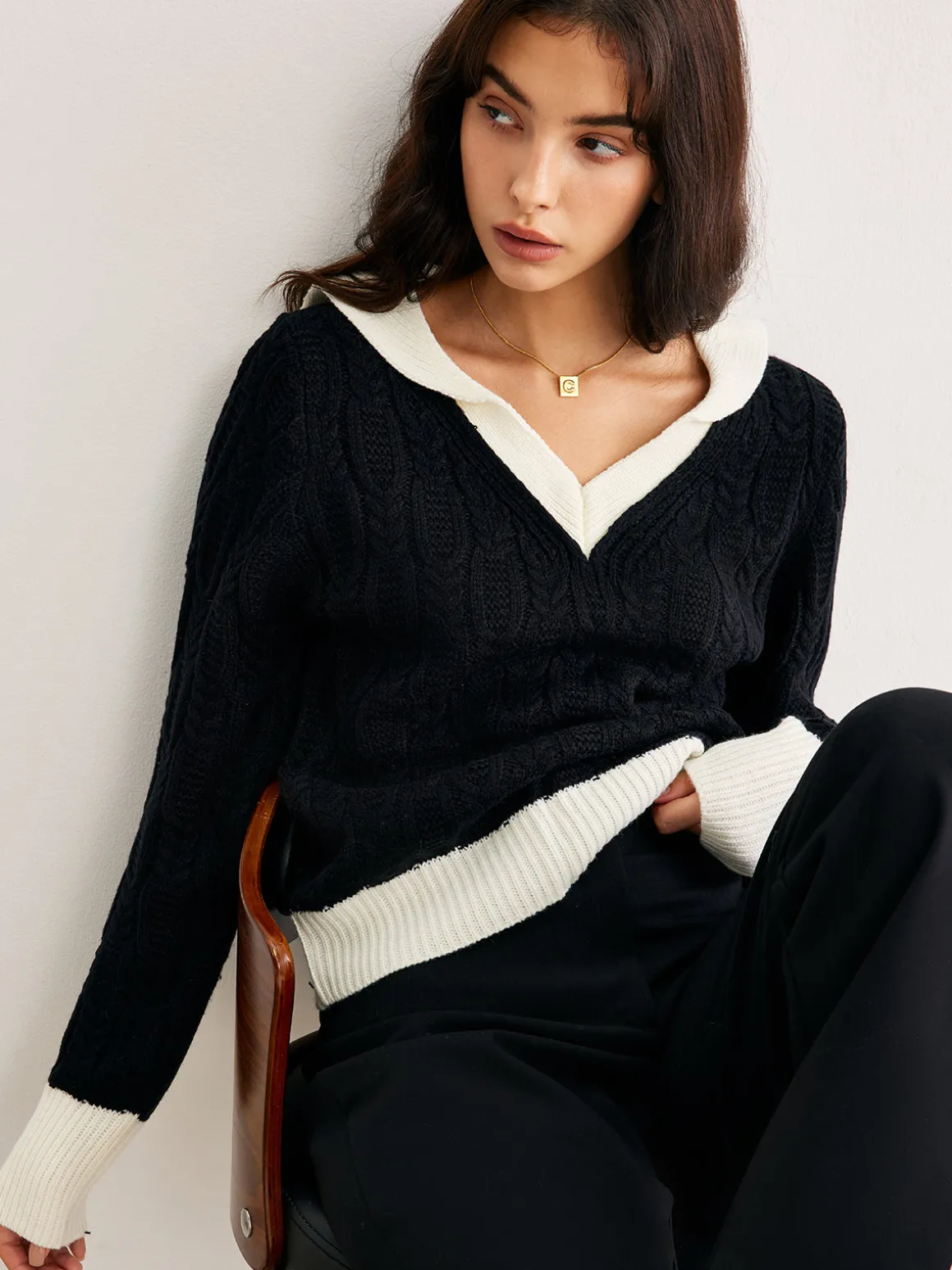 Color Block V-Neck Twist Sweater