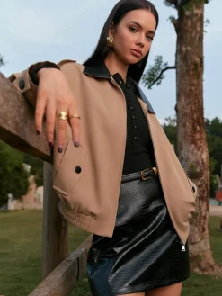Contrast Collar Zipper Jacket