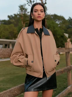 Contrast Collar Zipper Jacket