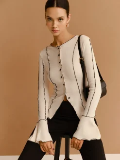 Contrast Lettuce Trim Button Slit Top