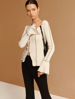 Contrast Lettuce Trim Button Slit Top