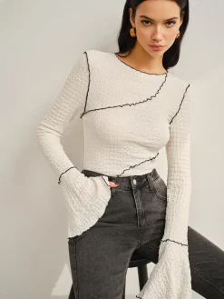 Contrast Piping Bell Sleeve T-Shirt