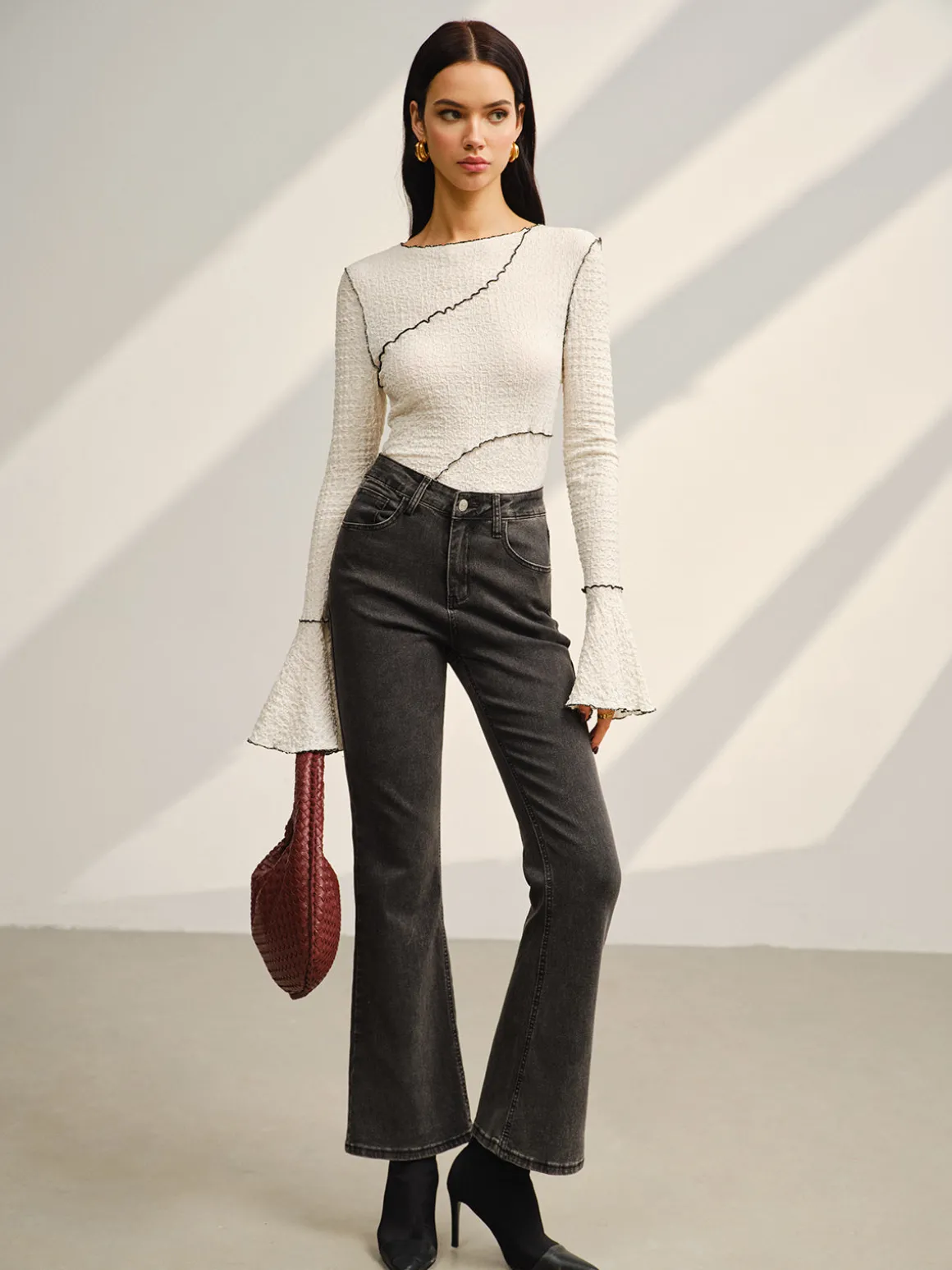 Contrast Piping Bell Sleeve T-Shirt