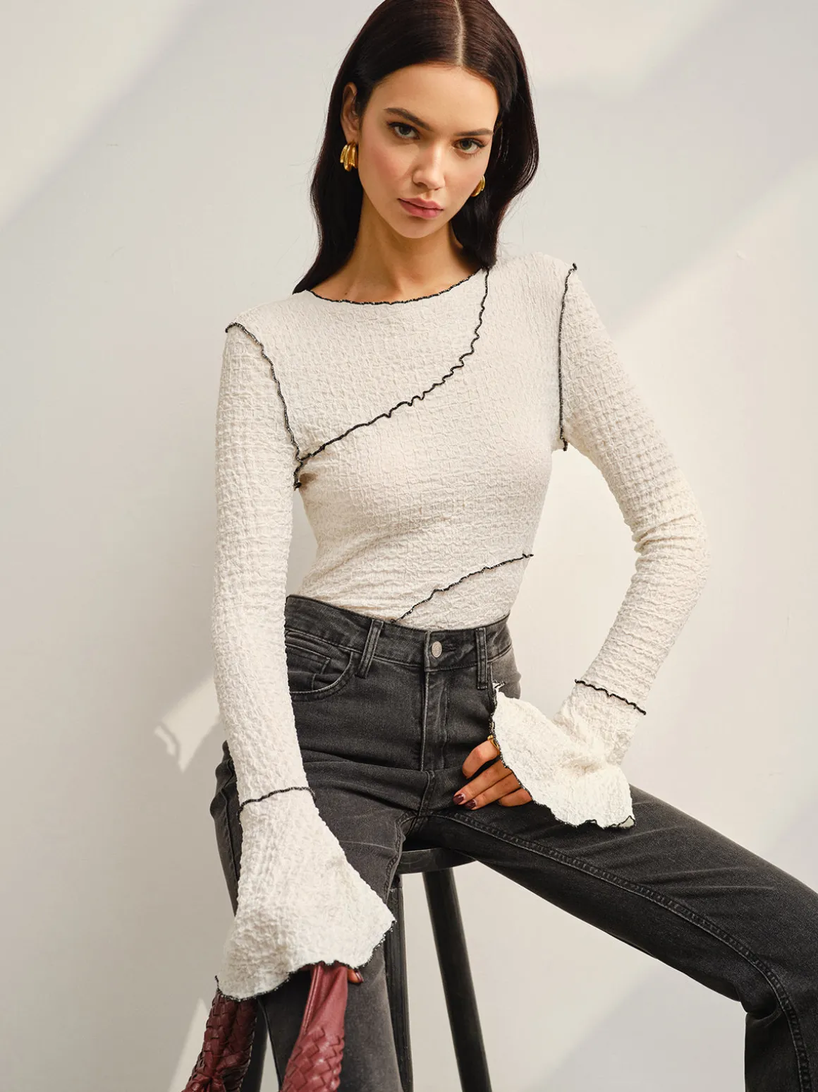 Contrast Piping Bell Sleeve T-Shirt