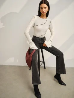 Contrast Piping Bell Sleeve T-Shirt