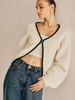 Contrast Trim Clasp Knit Outwear