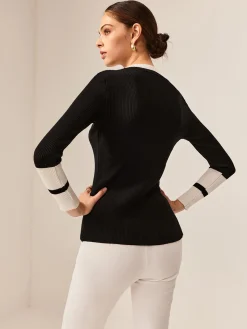 Contrast Trim Slit Stretch Knit Top