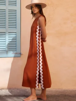 Contrast Trim Split Sleeveless Dress