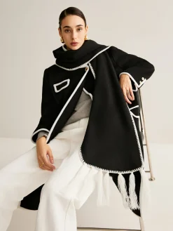 Contrast Trim Tassel Scarf