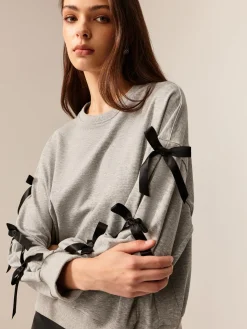 Crew Neck Bow Sweathirt
