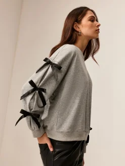 Crew Neck Bow Sweathirt