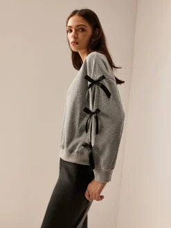 Crew Neck Bow Sweathirt
