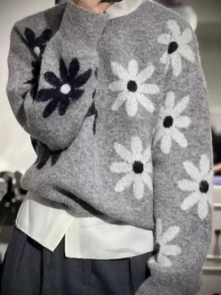 Crew Neck Daisy Pattern Sweater