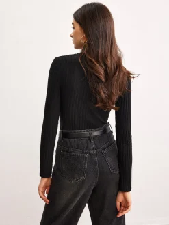 Criss Cross Neck Ribbed Top