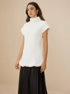 Elegant Ribbed Turtleneck Sweater