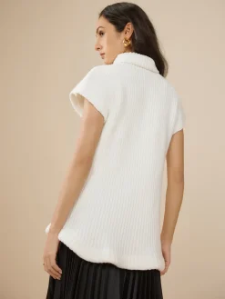 Elegant Ribbed Turtleneck Sweater