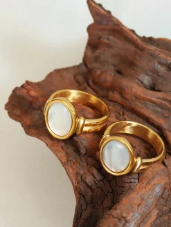 Elegant White Sea Shells Ring