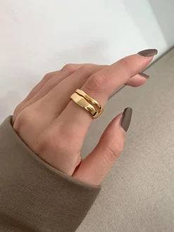 Julia Ring
