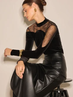 Lace Panel Velvet Slim Blouse