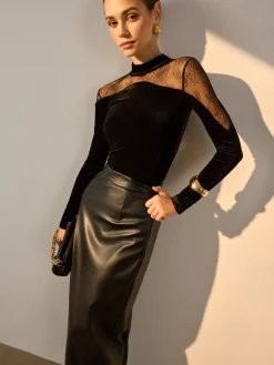 Lace Panel Velvet Slim Blouse