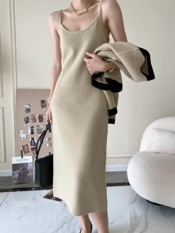 Leisure Contrast Trim Knit Skirt Set