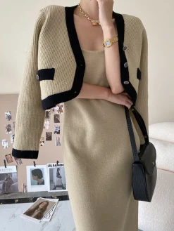 Leisure Contrast Trim Knit Skirt Set