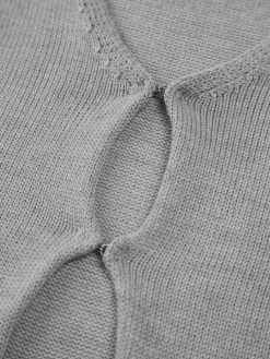 Leisure Hook-and-Eye Vest