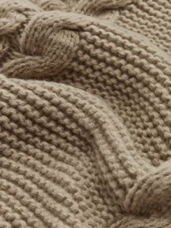 Leisure Round Neck Cable Knit Sweater