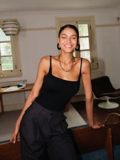 Low Cut Cami Tank Top