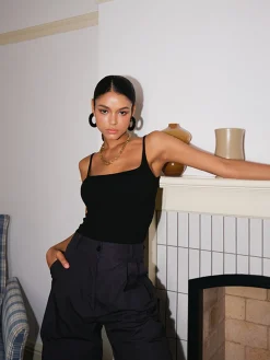 Low Cut Cami Tank Top