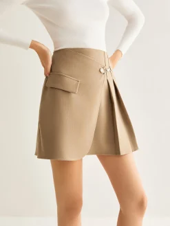 Magnet Closure Pleated Mini Skirt