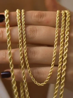 Minimalist Golden Twisted Necklace
