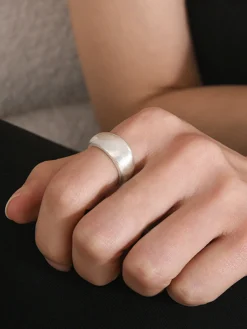 Minimalist Oval Brushed Ring
