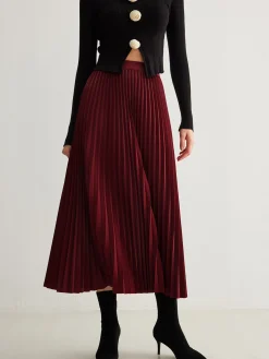Minimalist Pleated Flowy Skirt