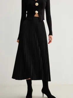 Minimalist Pleated Flowy Skirt