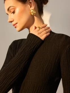 Minimalist Slim Plisse Knit Top