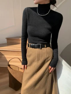 Minimalist Turtleneck Skinny Sweater