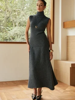 Minimalist Turtleneck Sleeveless Skirt Set