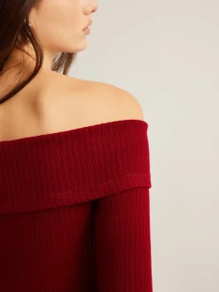 Off-Shoulder Ribbed Slim Top