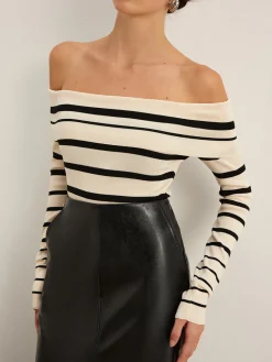 Off-Shoulder Striped Slim Sweater