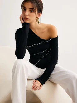One-Shoulder Contrast Piping Skinny Blouse