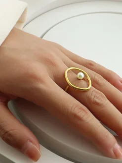 Oval Circle Freshwater Pearl Gold Ring