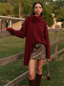 Plain Shift Sweater With Scarf