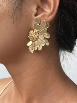 Retro Alloy Flower Earrings